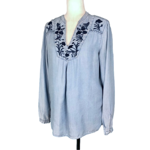 Standard Grace embroidered shirt